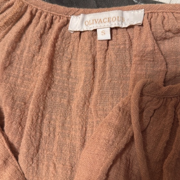 Olivaceous cute crepey boho pensant top size small - Picture 4 of 4